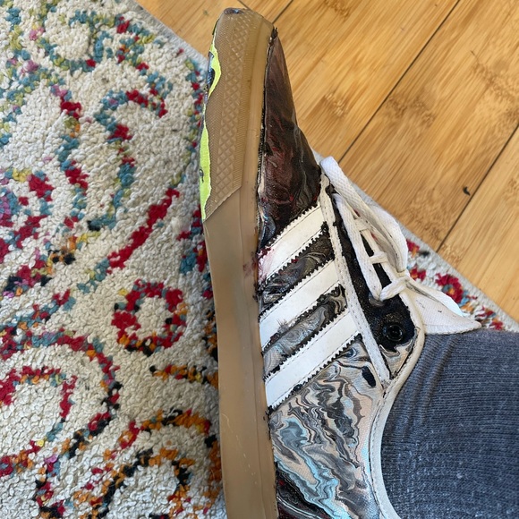 Artwork on shoes custom - Picture 3 of 4